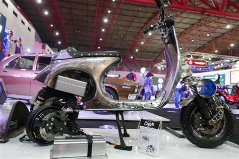 7 Alasan Mengapa Vespa Listrik di Elders Garage Wajib Dicoba Sekarang! 7 Alasan Mengapa Vespa Listrik di Elders Garage Wajib Dicoba Sekarang!